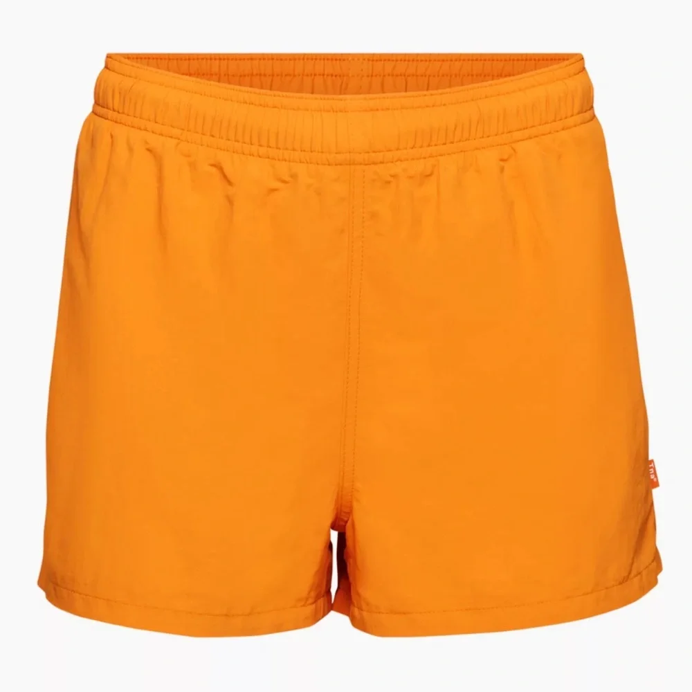 ARITZIA RUNNING SHORTS - Picture 1 of 3